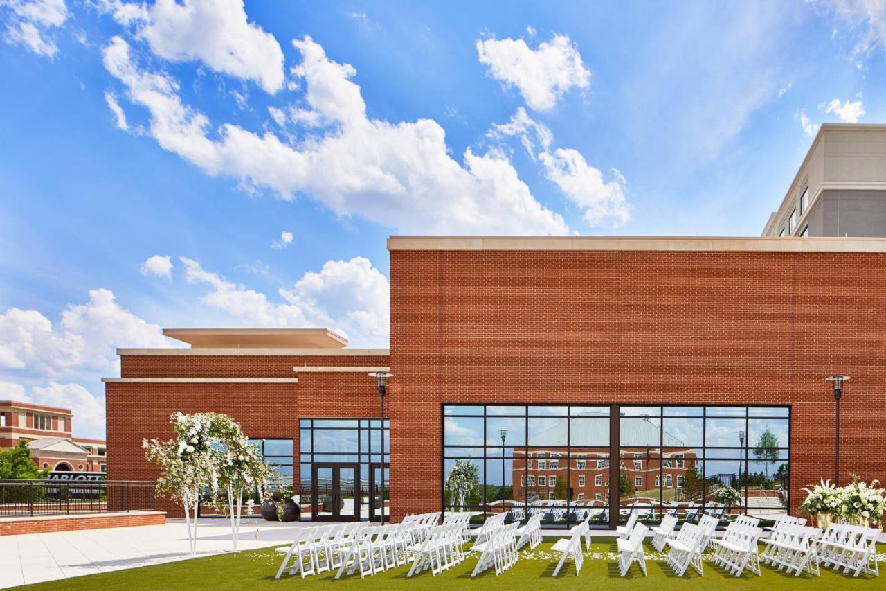 Unc Charlotte Marriott Hotel & Conference Center Exterior foto